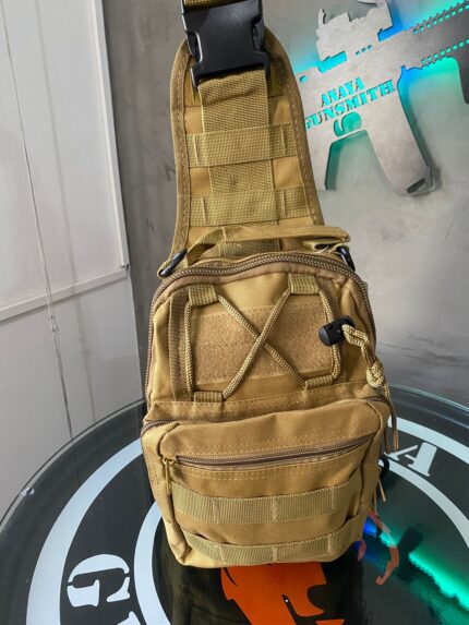 MOCHILA TRANSVERSAL PEITO E OMBRO TÁTICA COR TAN